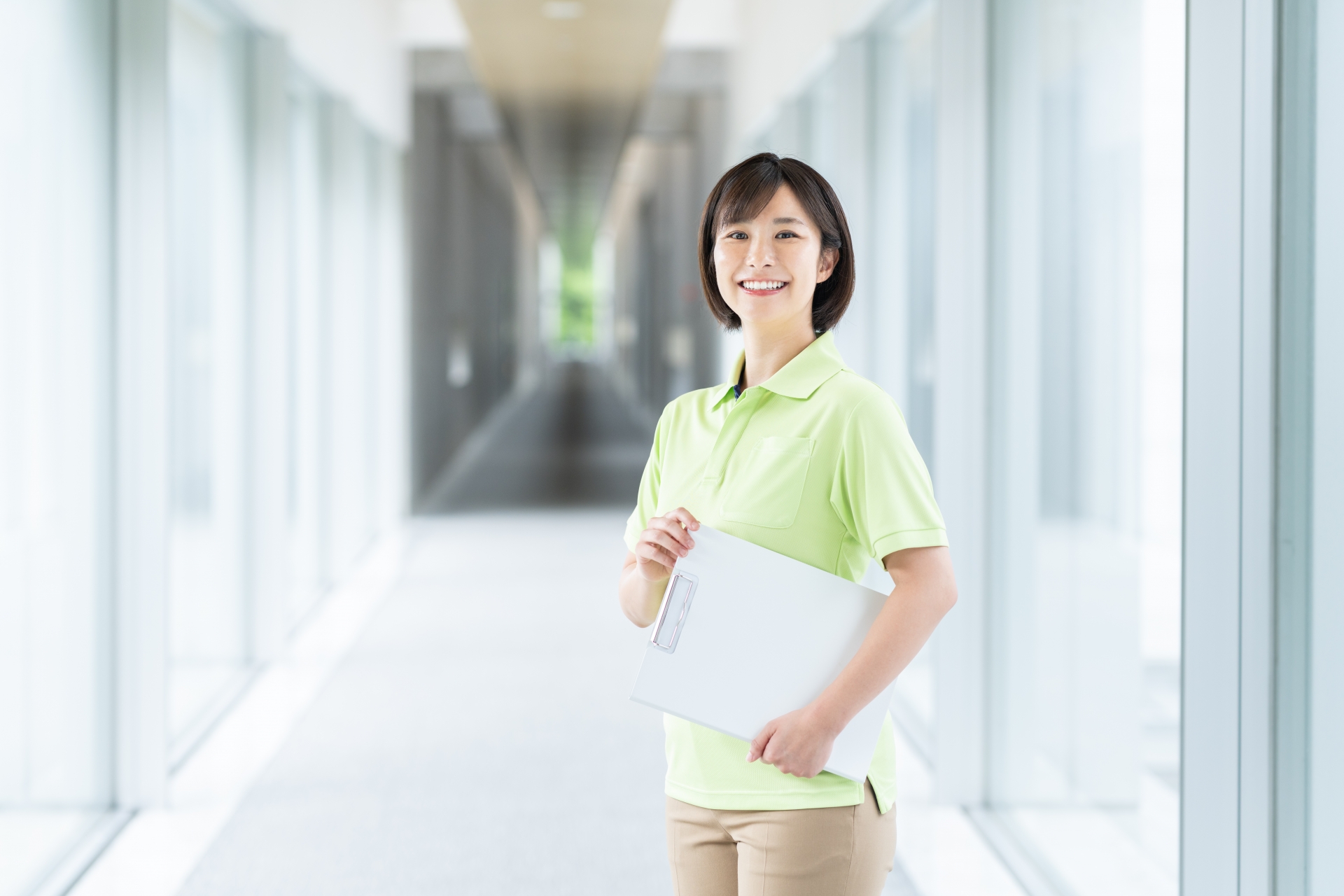 介護福祉士の若い女性