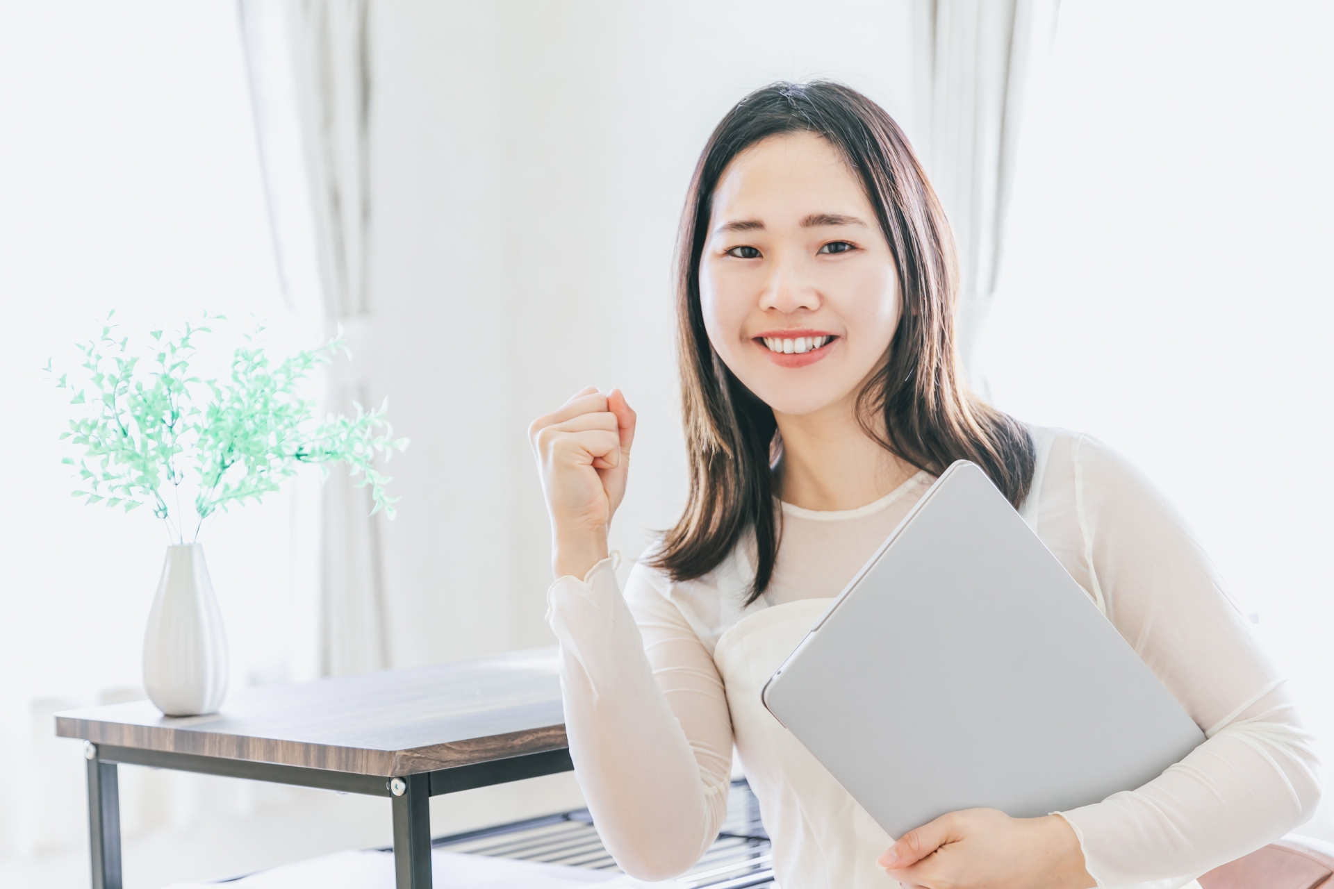 笑顔の女性