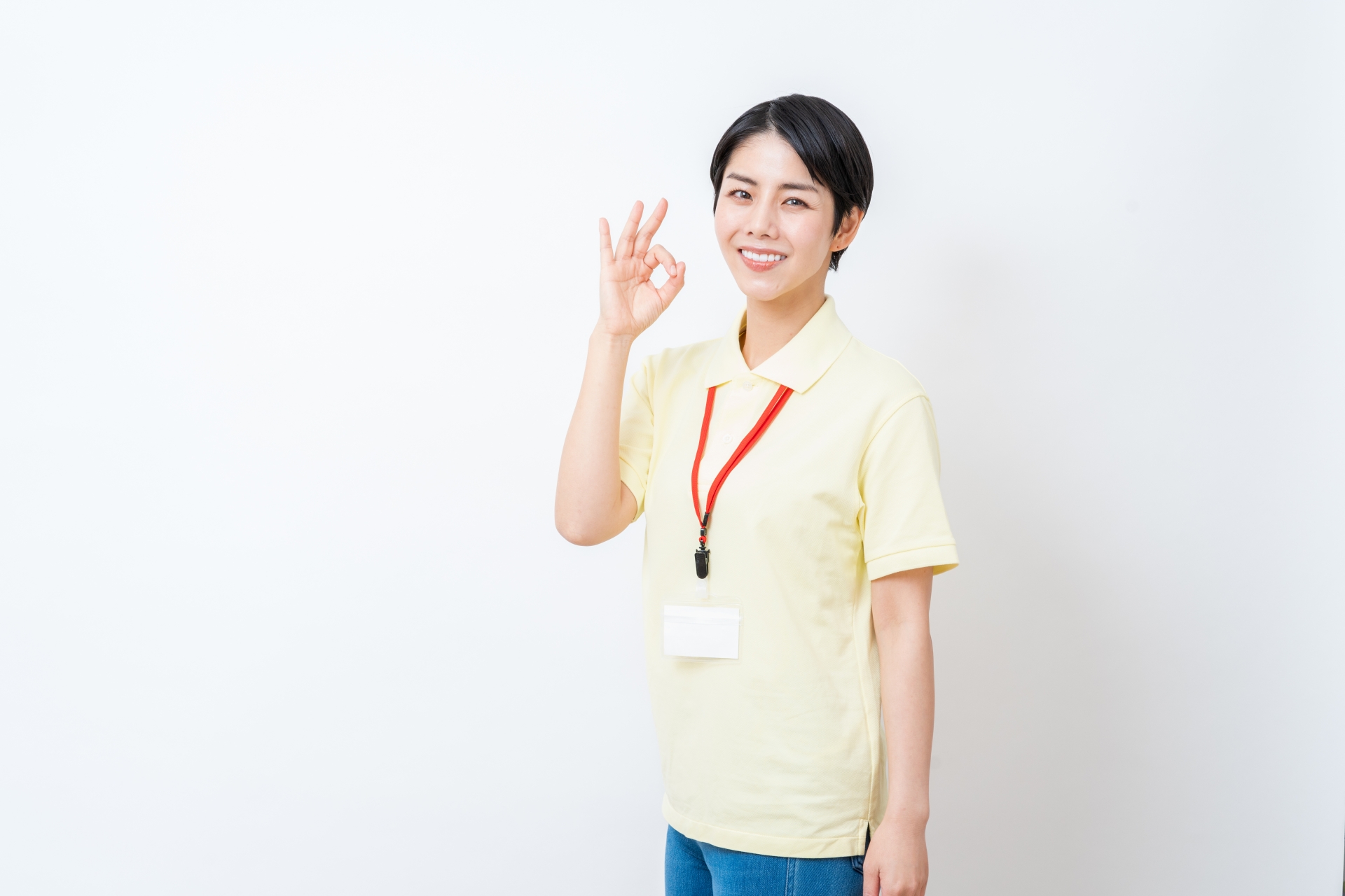 OKサインを出す女性