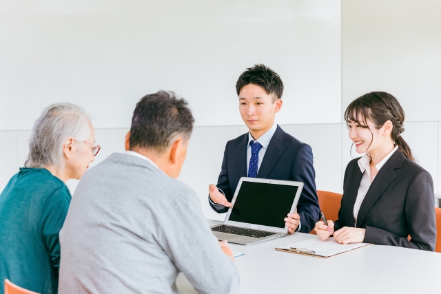 相談援助とは？介護業務での仕事内容や必要な資格などを解説