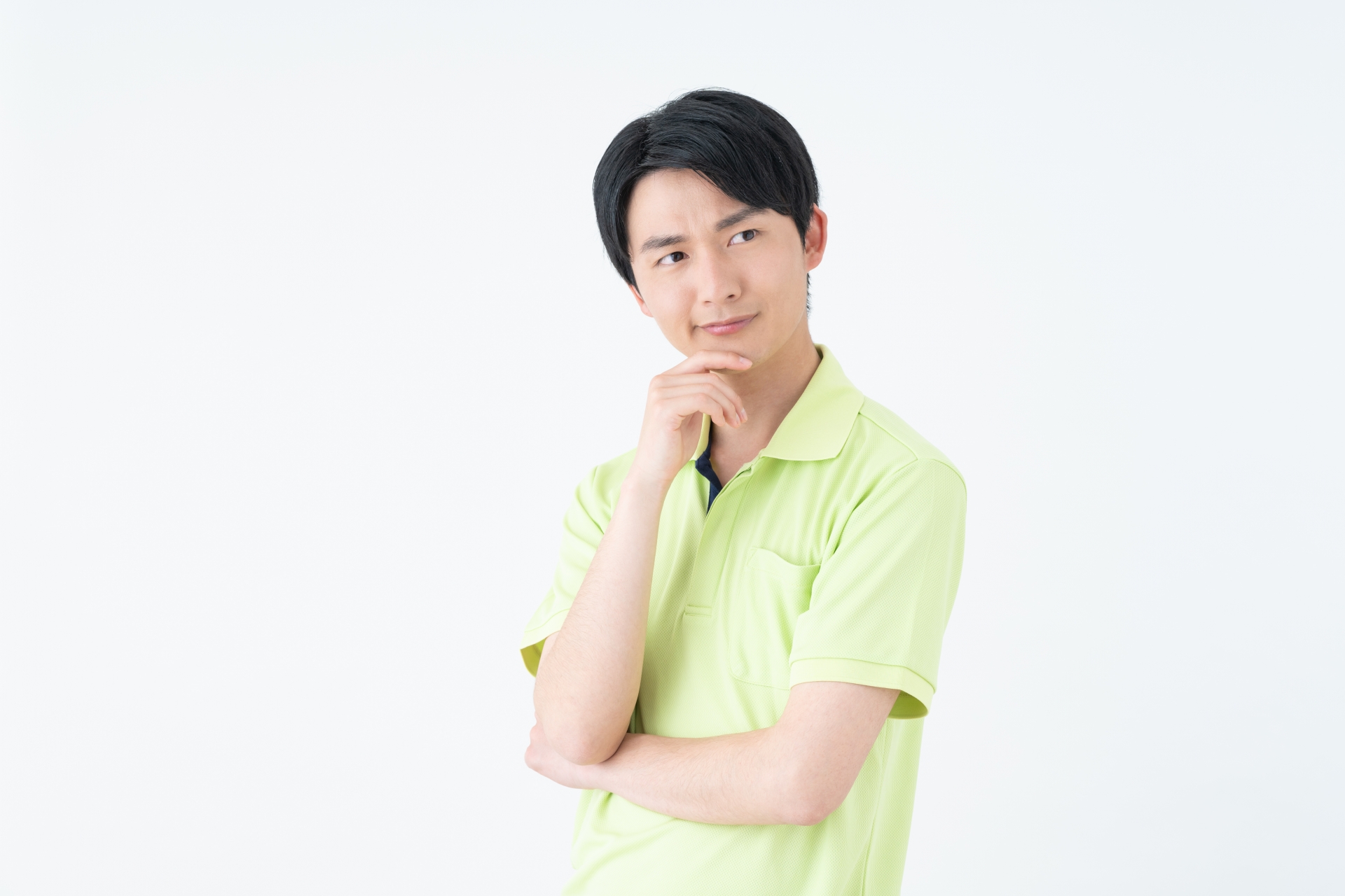 悩む介護福祉士