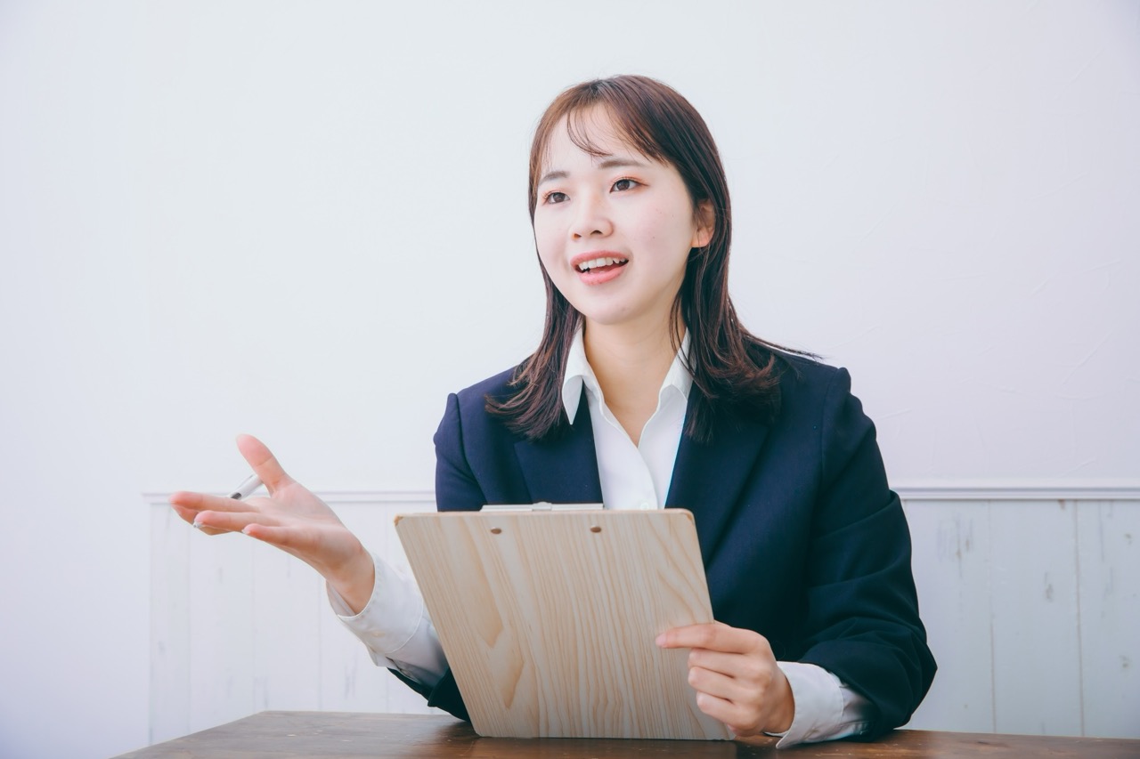 転職エージェントの女性
