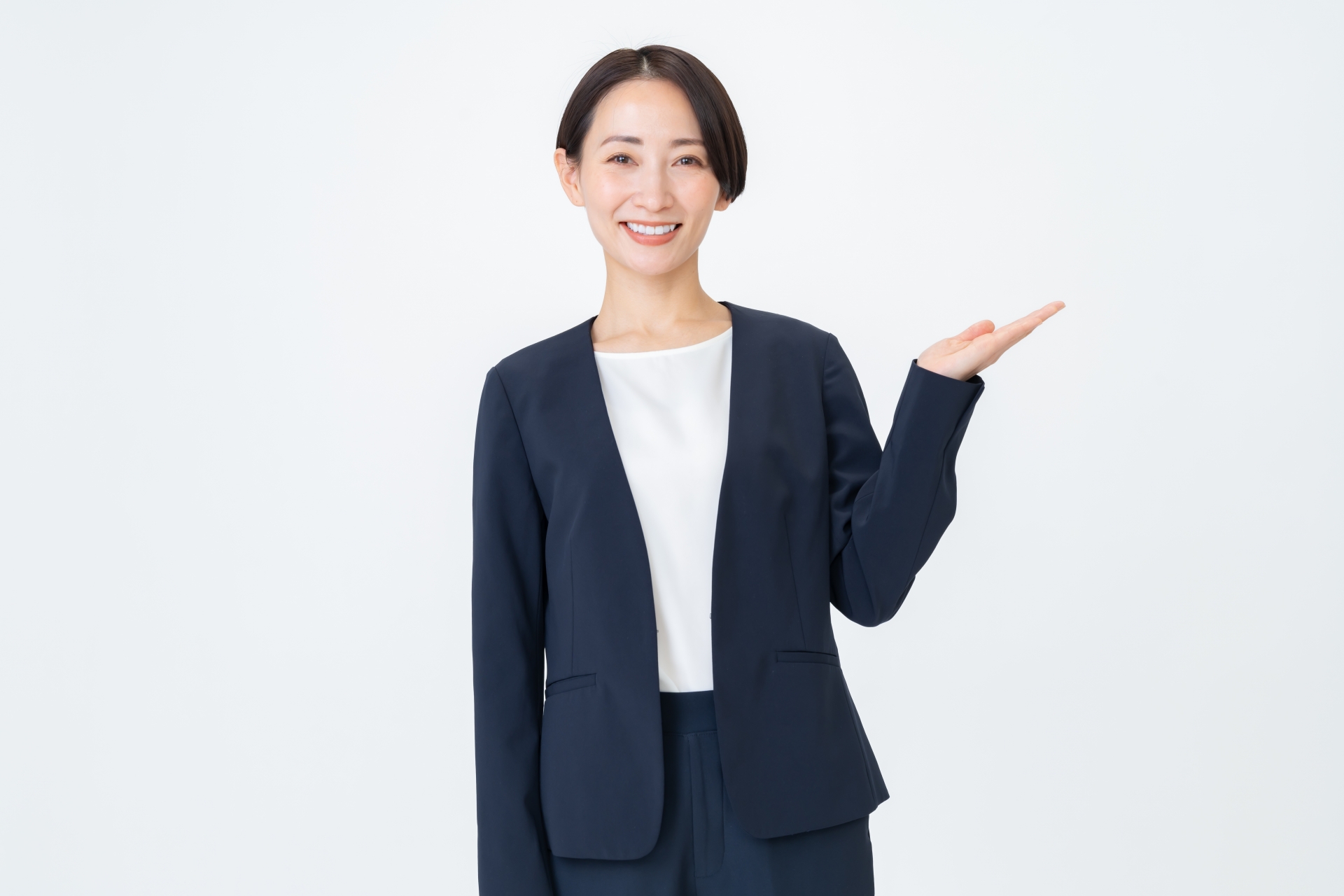 スーツ・全身・女性
