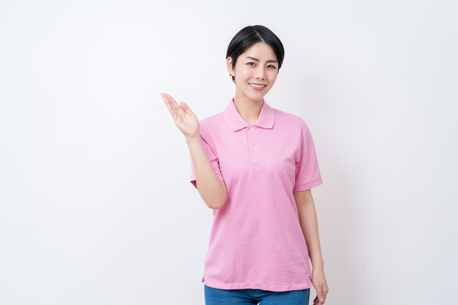 提案する女性