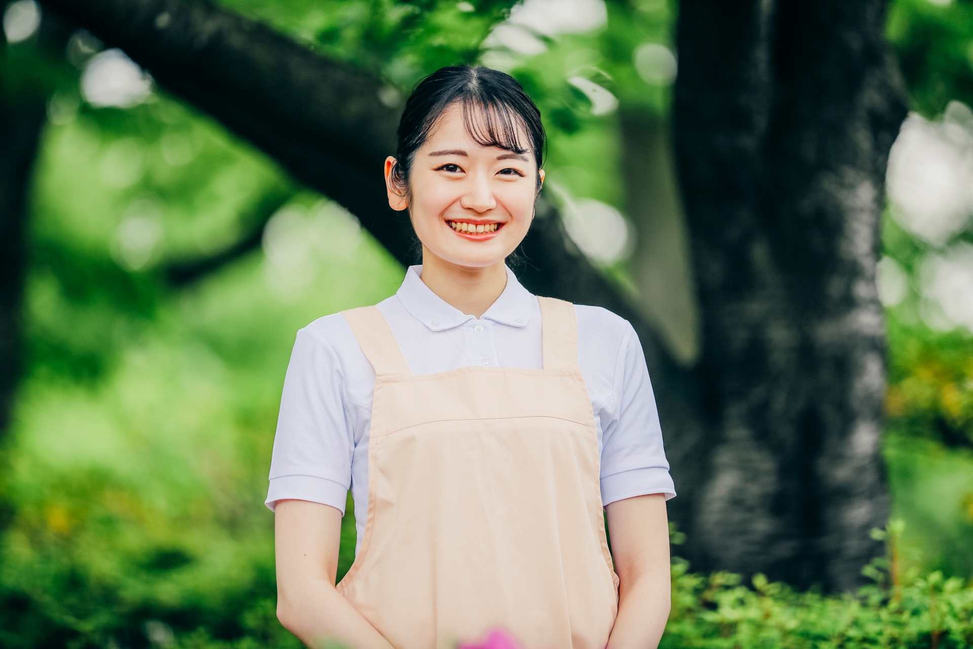 笑顔の女性