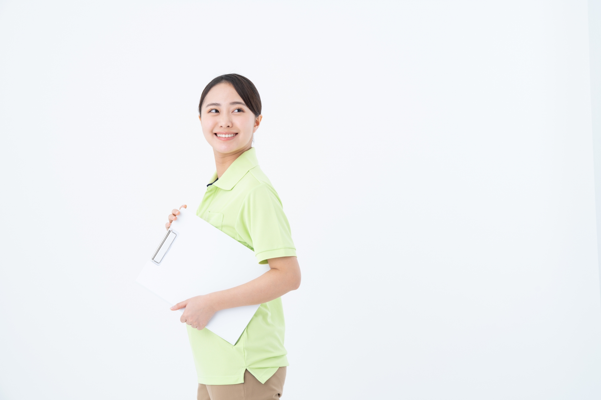 振り向く介護士