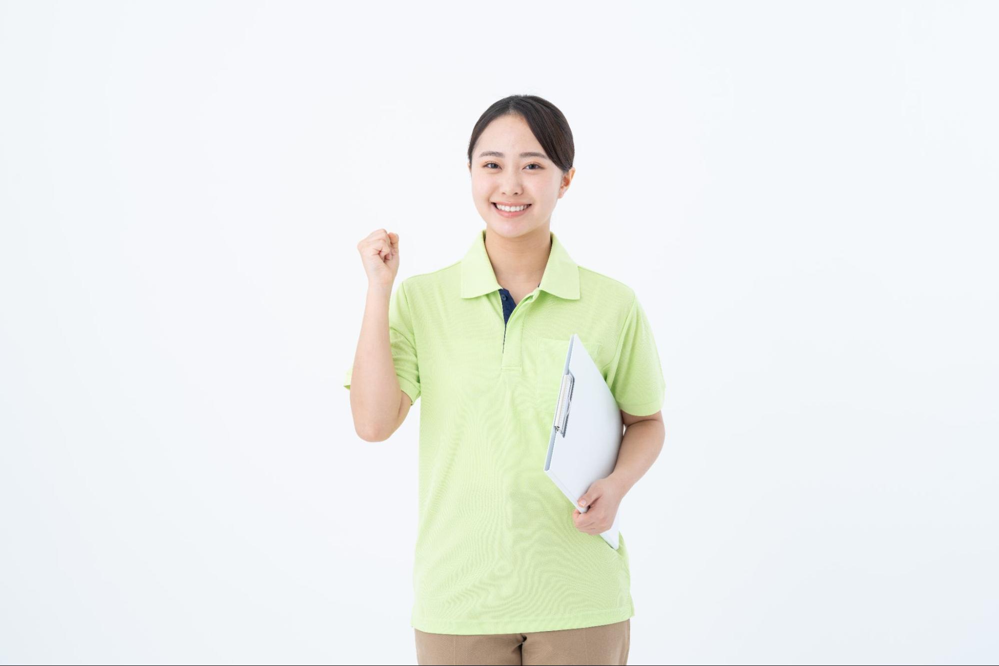 ガッツポーズの介護福祉士