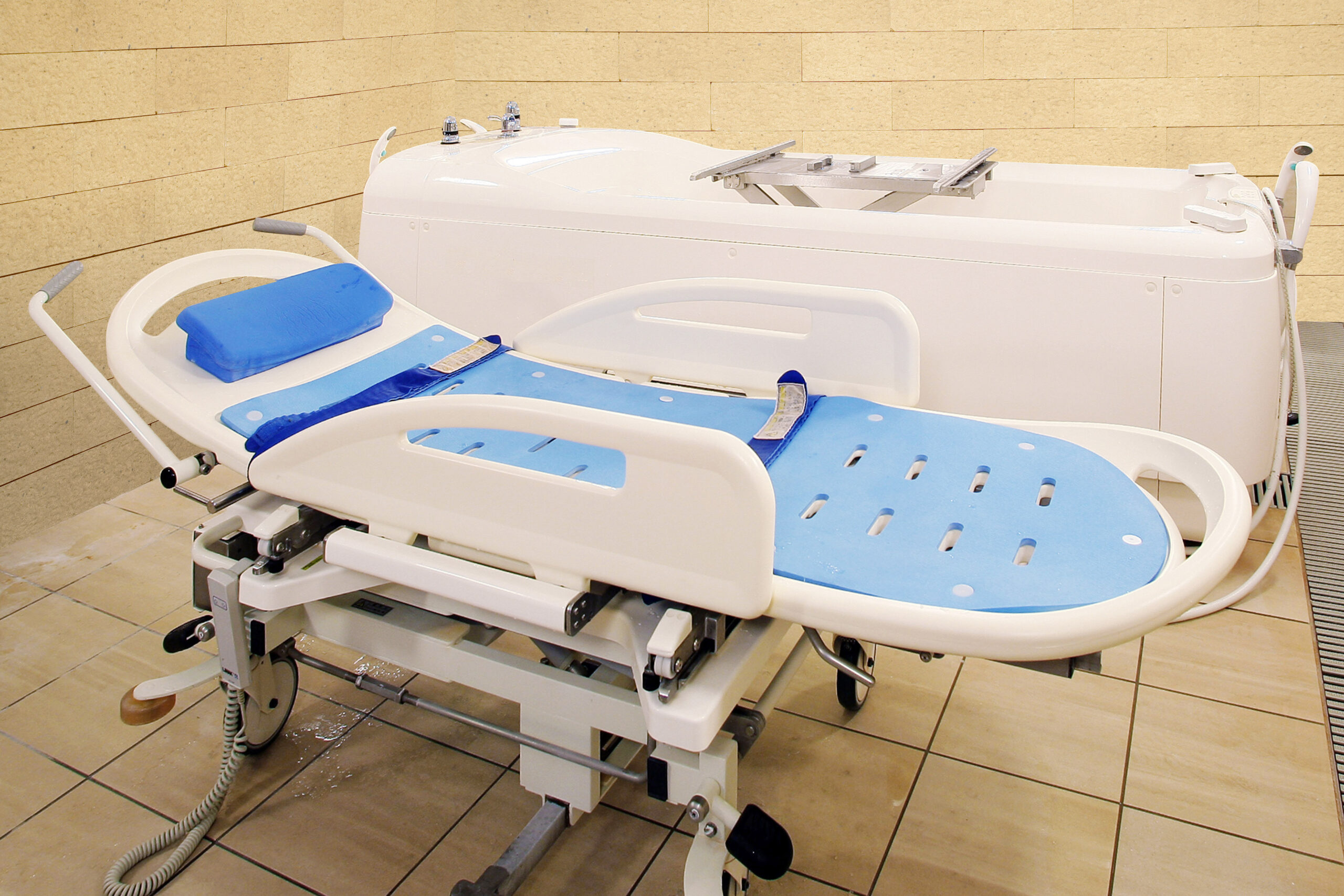 風呂　浴室　介護浴槽