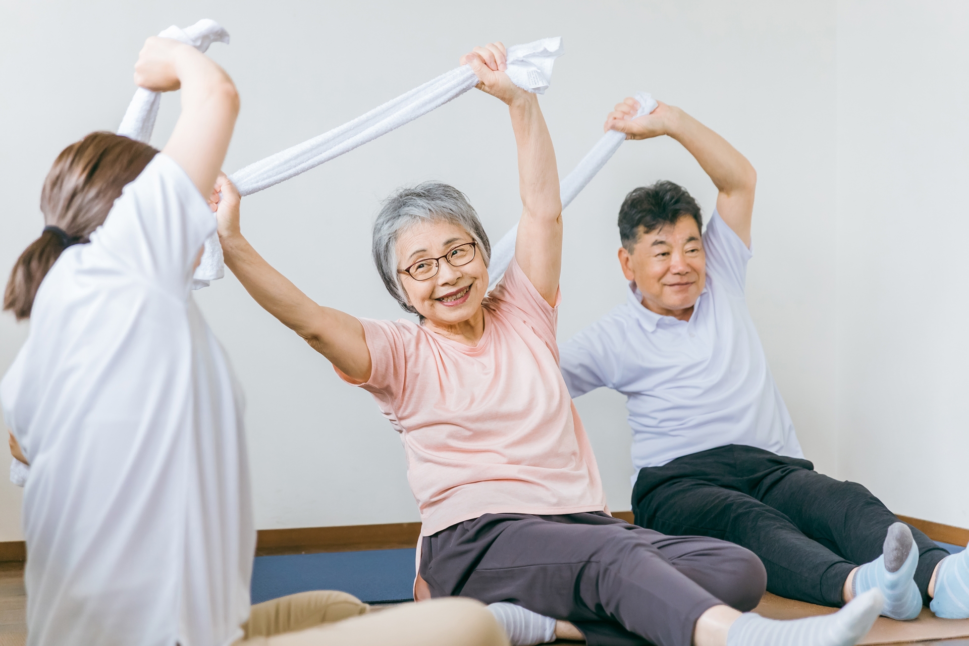 シニアと理学療法士