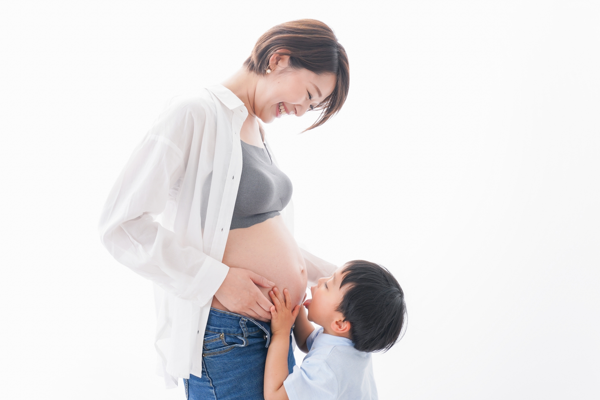 妊婦のお母さんと男の子
