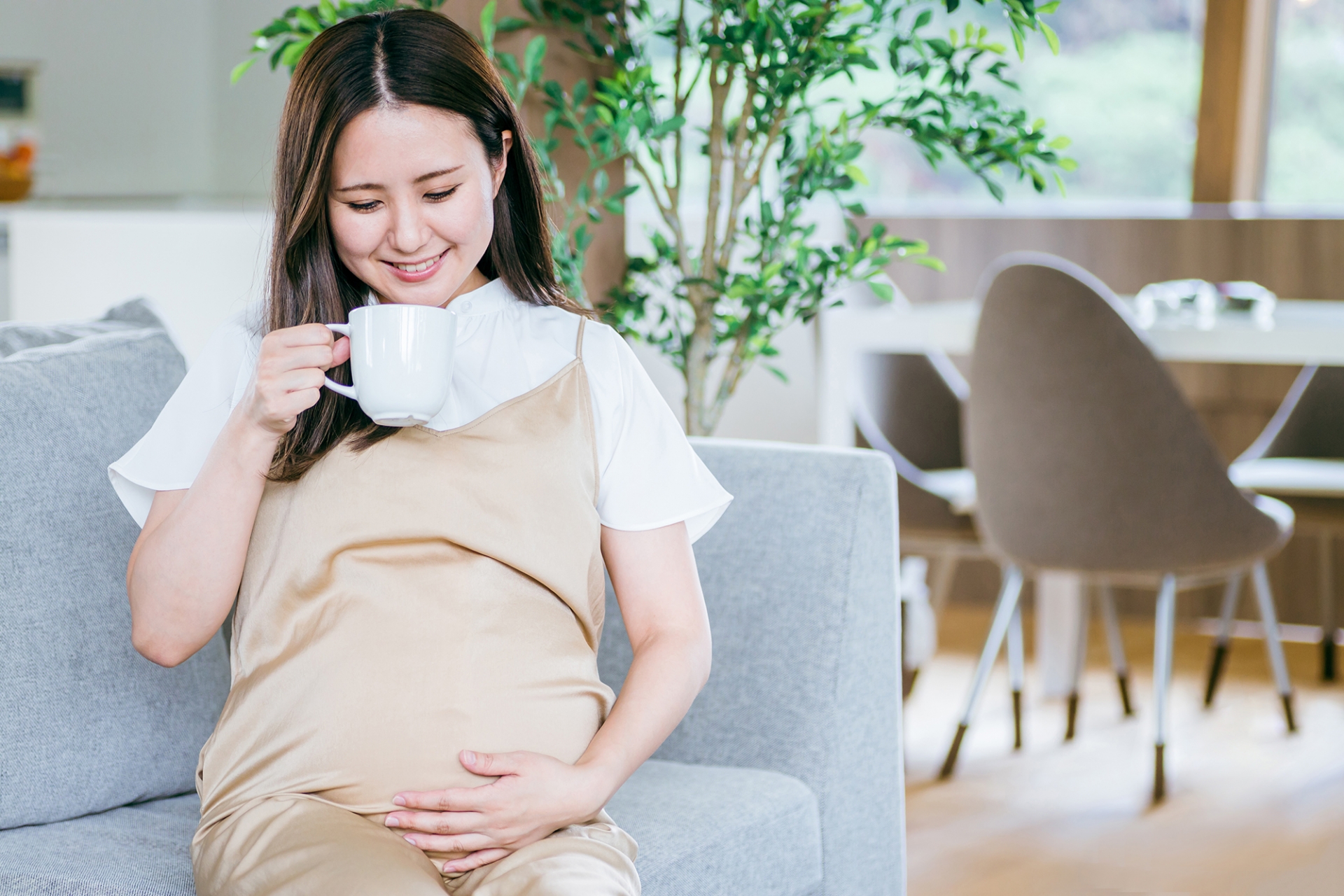 笑顔の妊婦