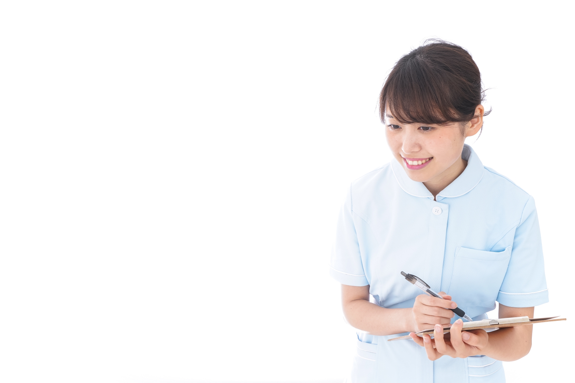 体を前にかがめる看護師