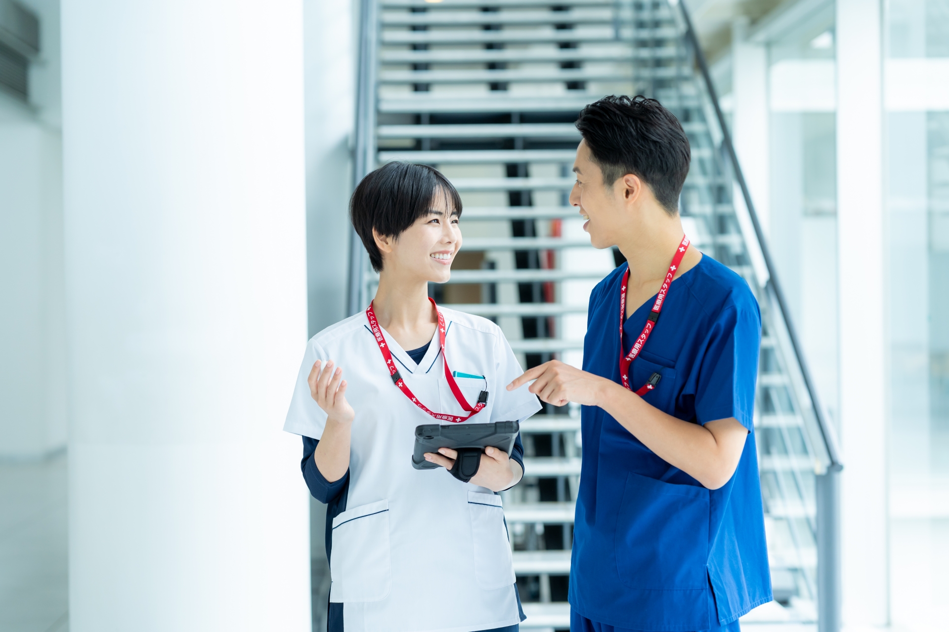 病院で働く医療スタッフ
