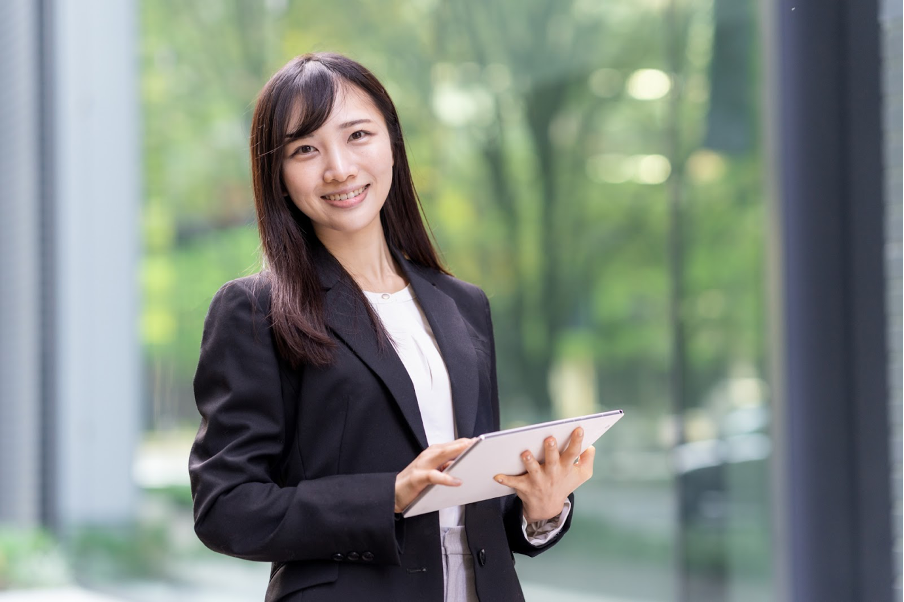 笑顔のビジネスウーマン
