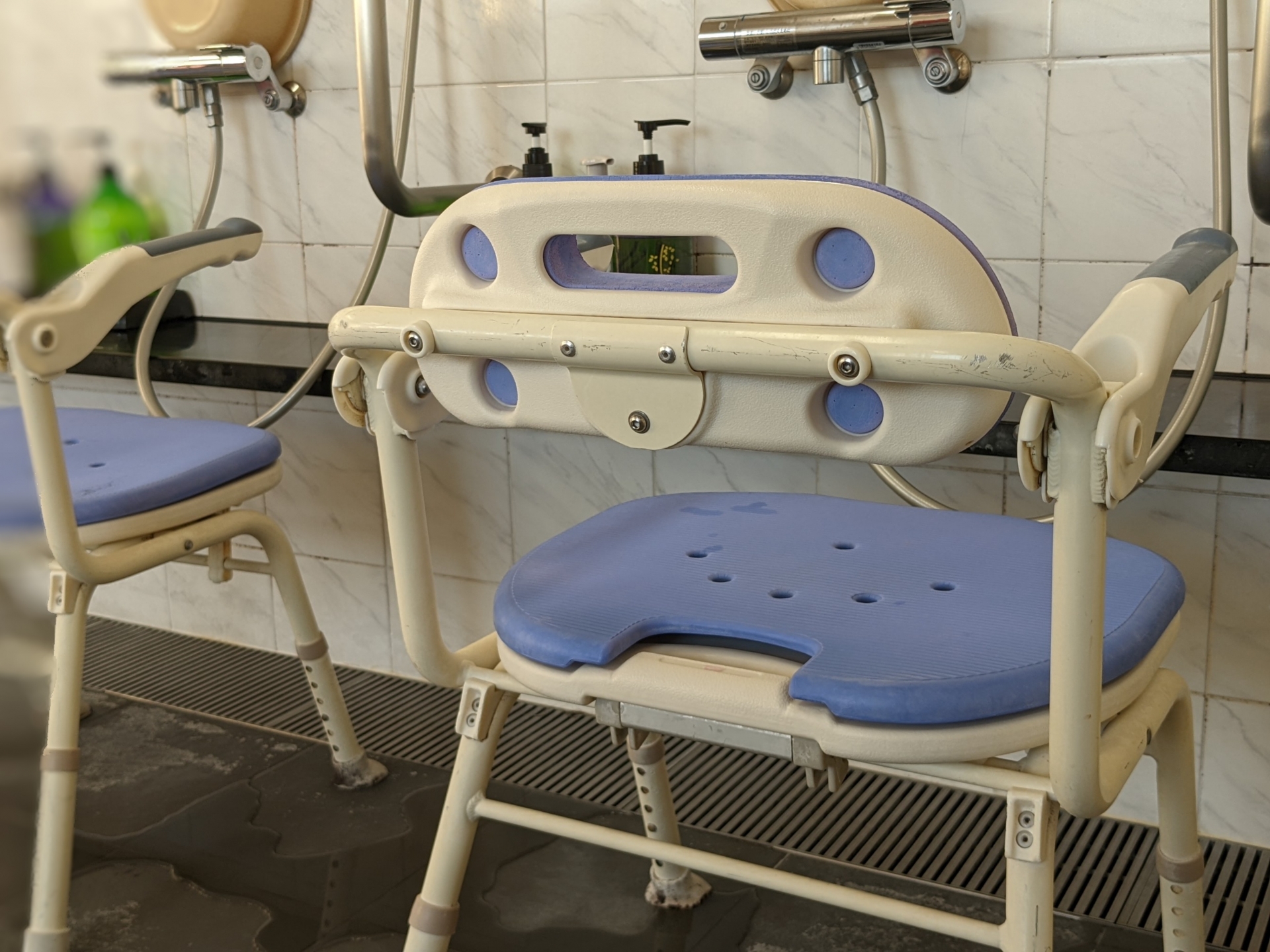 介護施設の浴室にある椅子