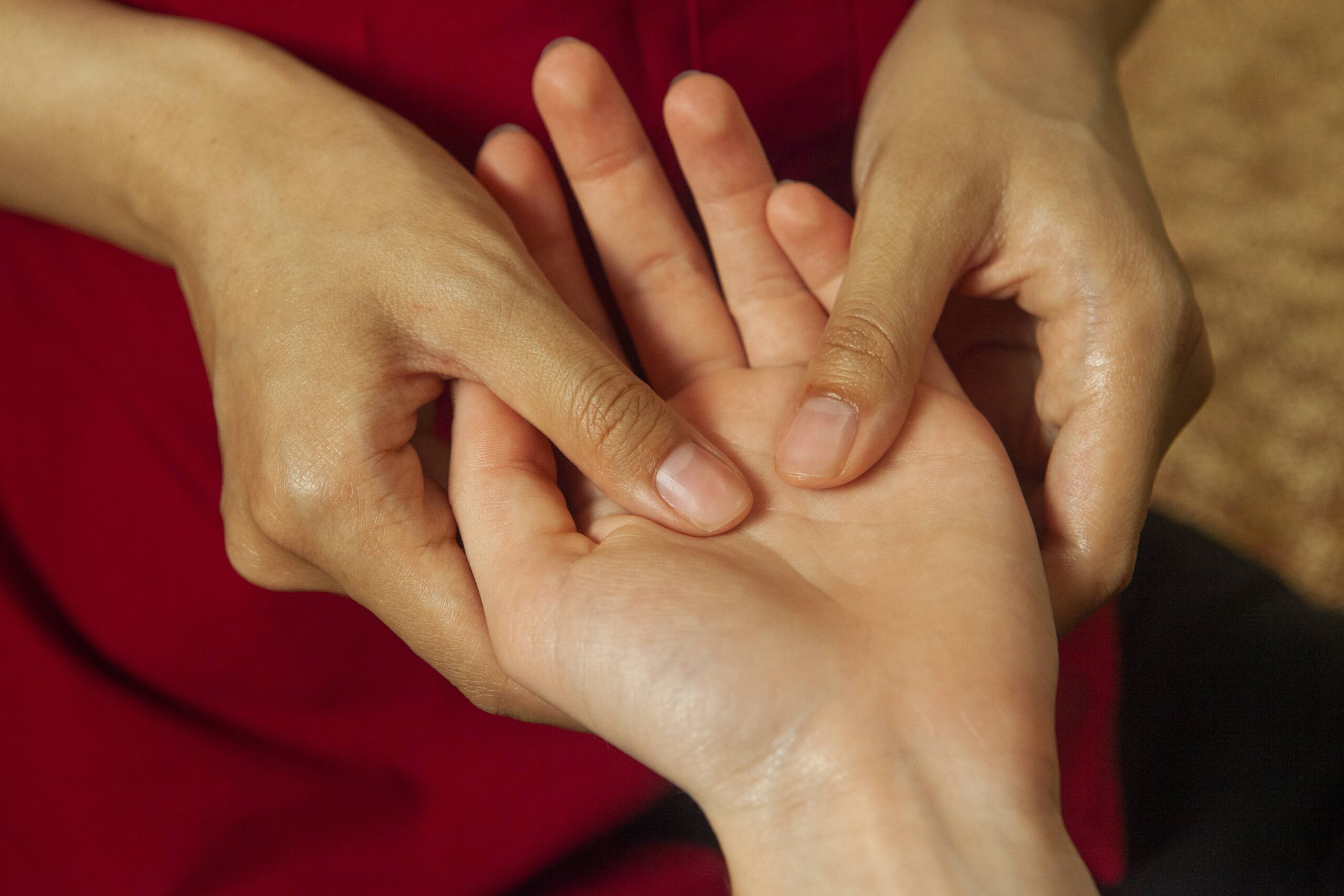 ハンドマッサージ