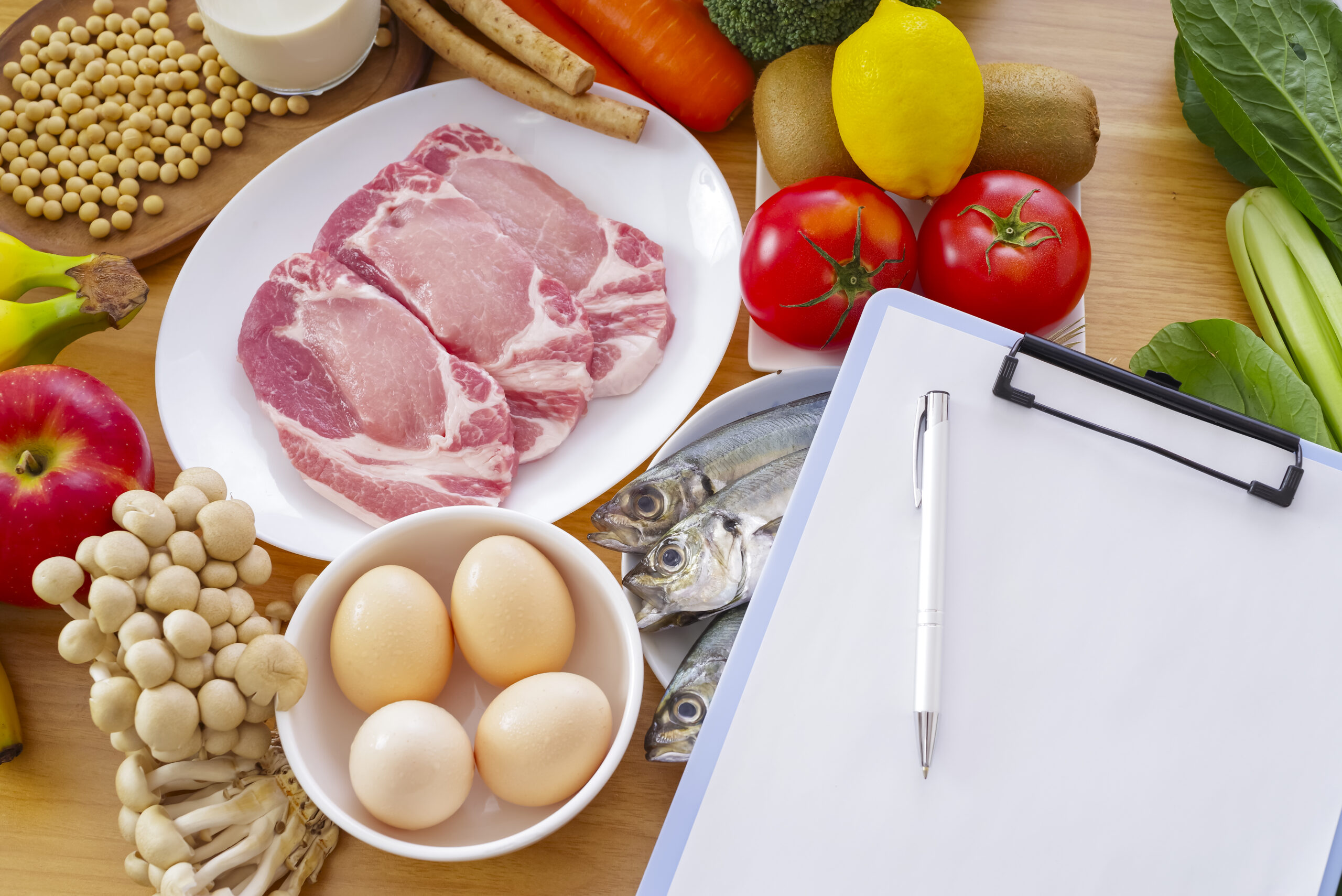 食費管理のための食材とチェックメモ