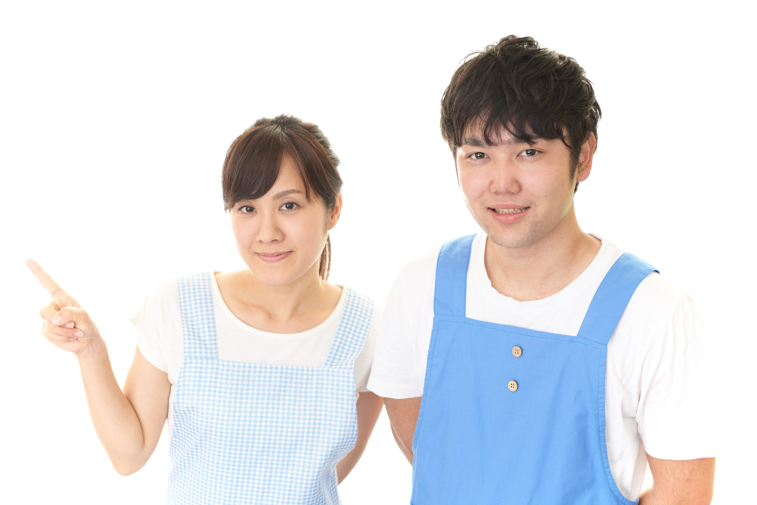 エプロンを着た男性と女性