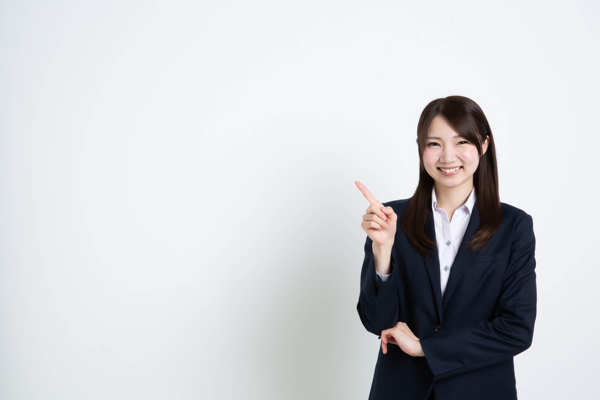 スーツ姿の女性