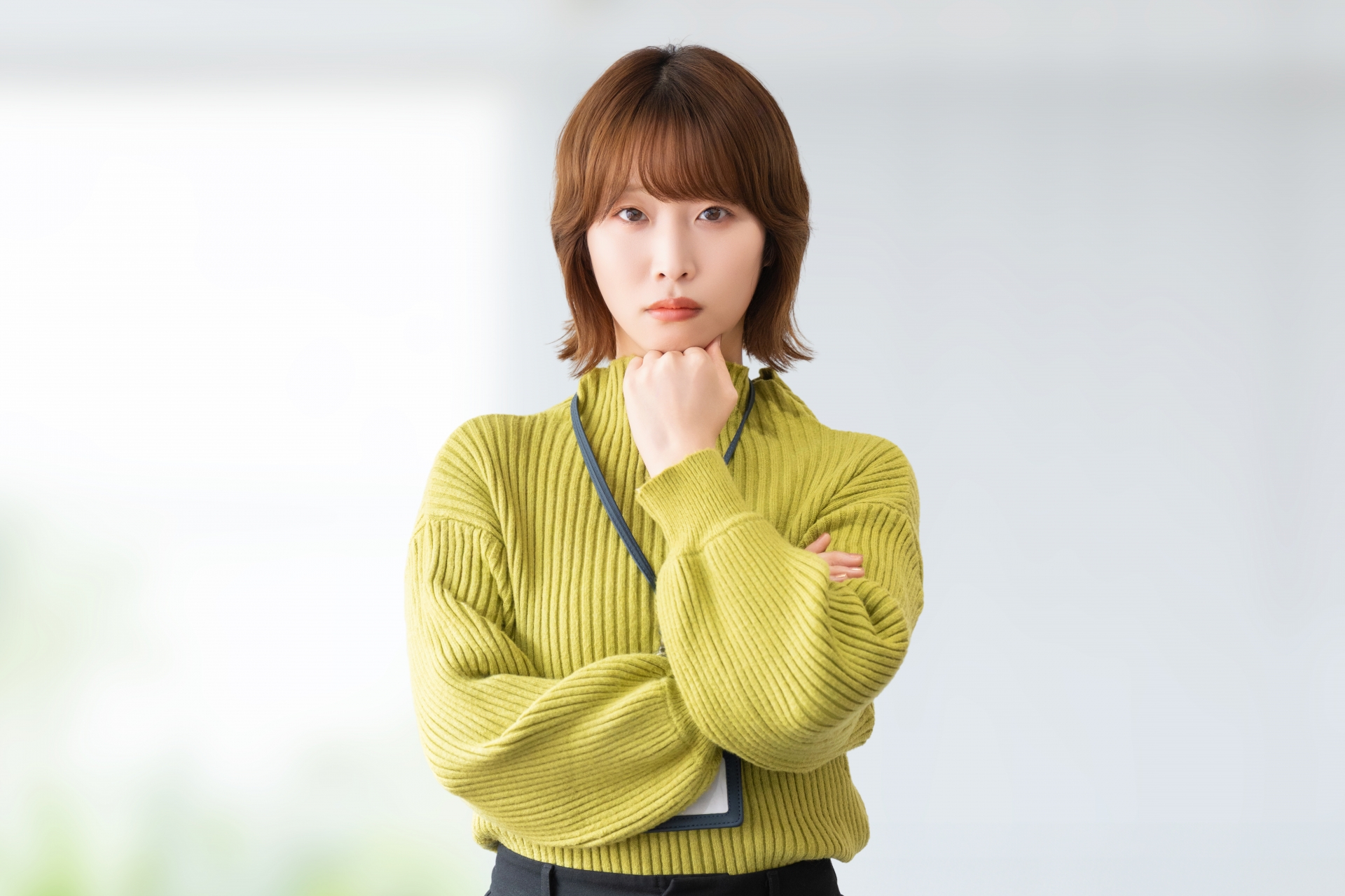 悩む女性