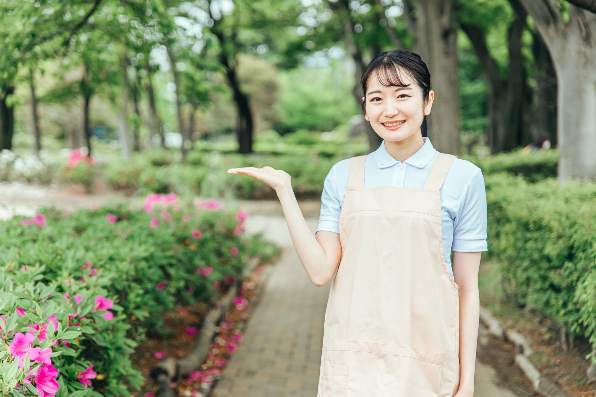 医療・介護・福祉系の女性スタッフ