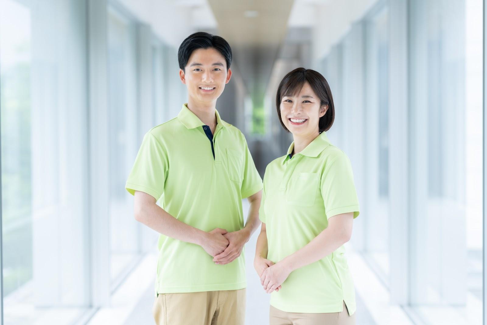 介護福祉士の若いスタッフ