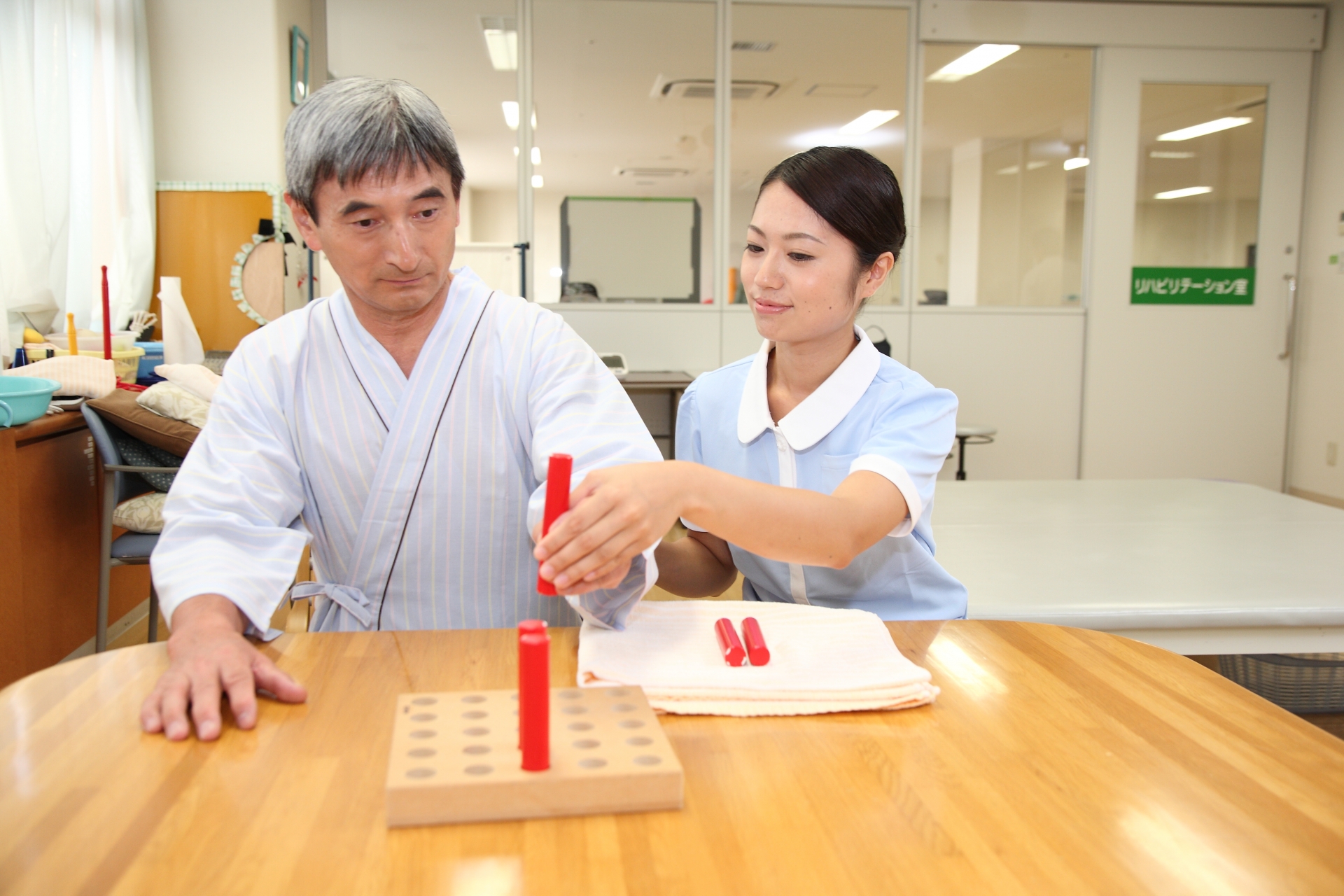 訓練を受ける男性の利用者