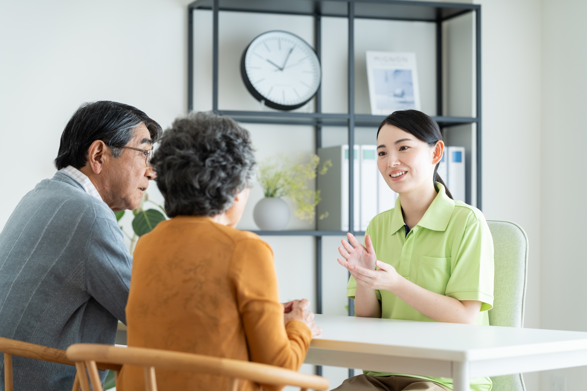 地域包括支援センターの業務とは？4つの役割と具体的な業務内容、利用方法をわかりやすく解説