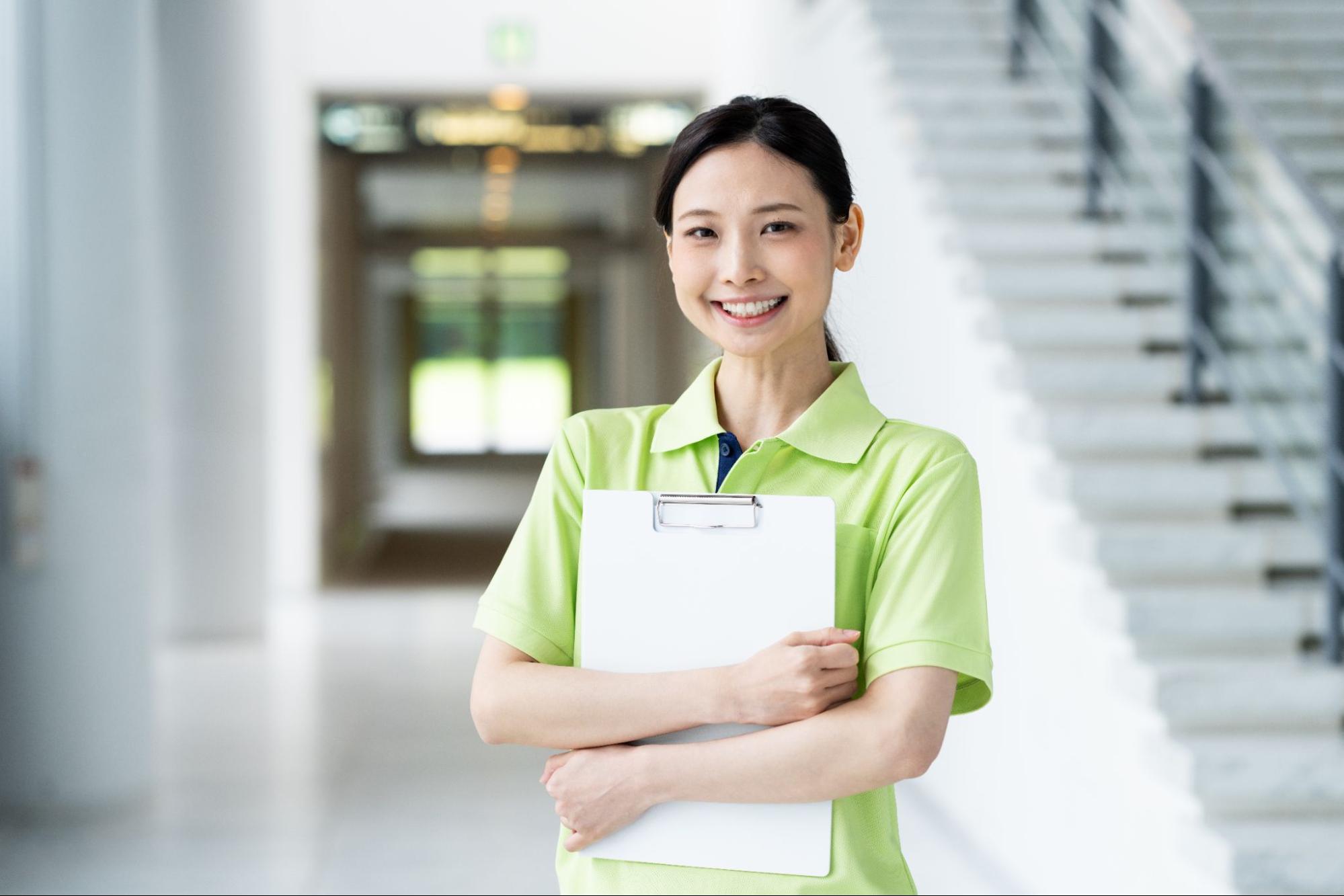 介護福祉士の若い女性