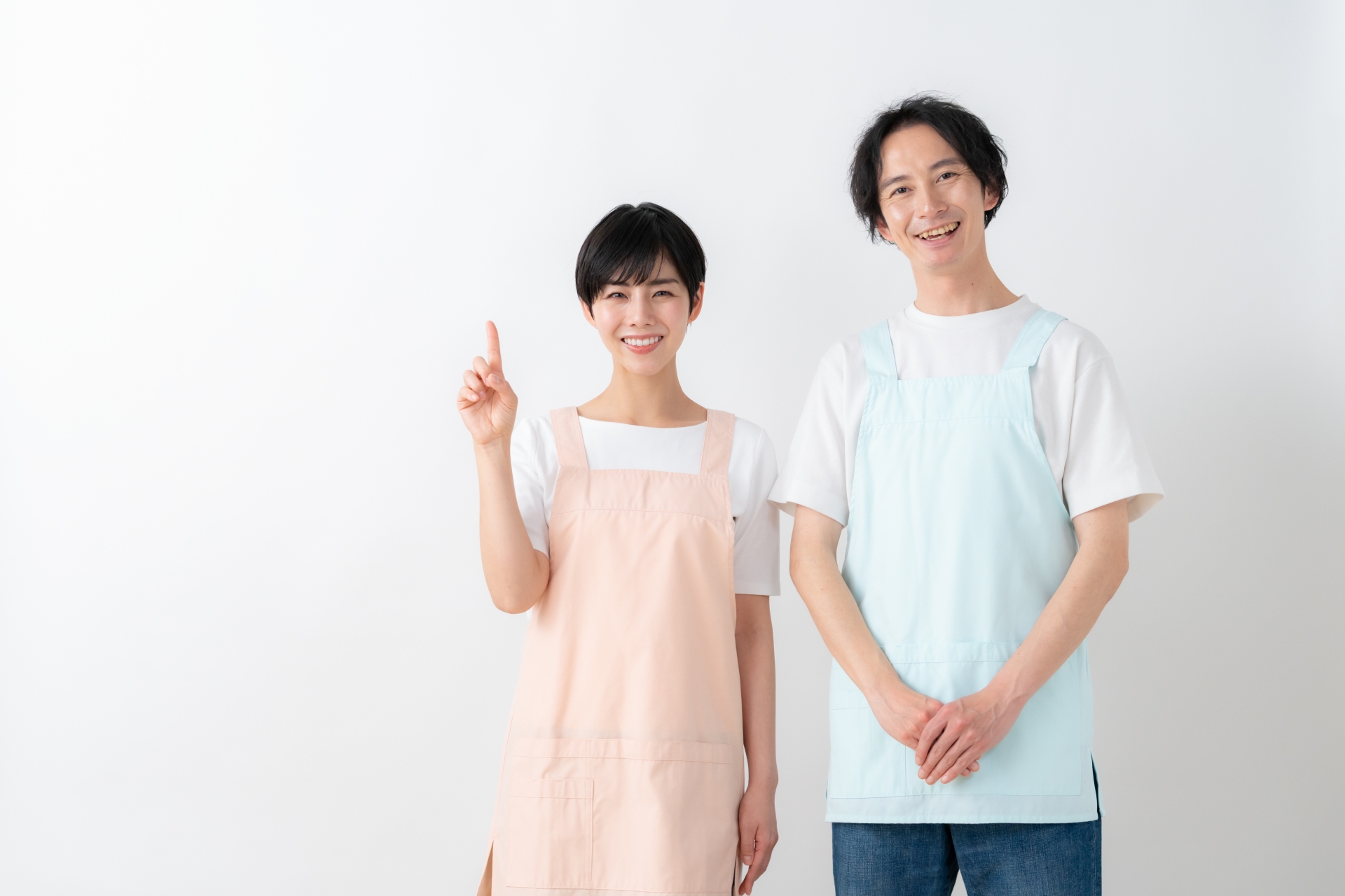 ポイントを教える男女