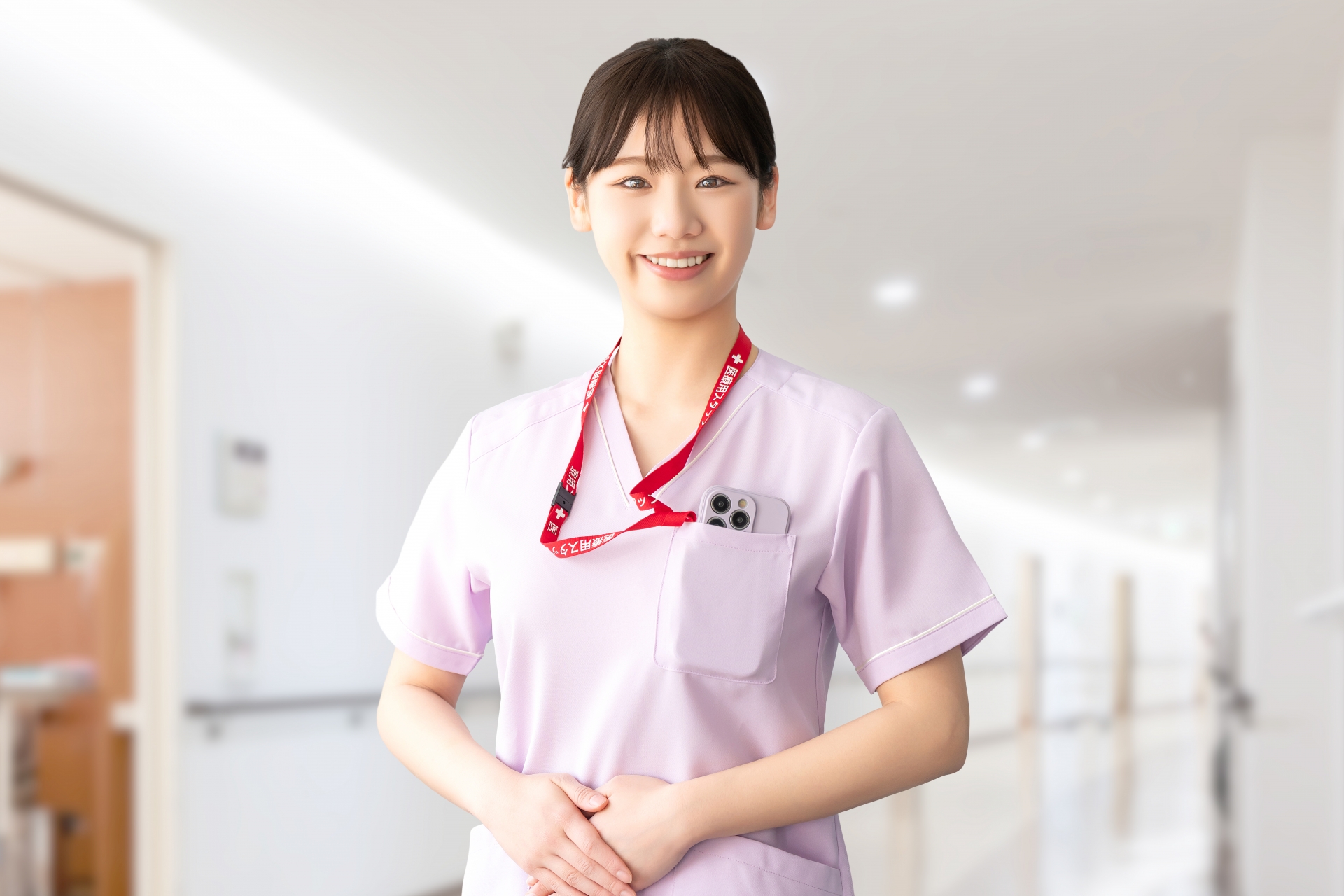 笑顔の女性医療スタッフ