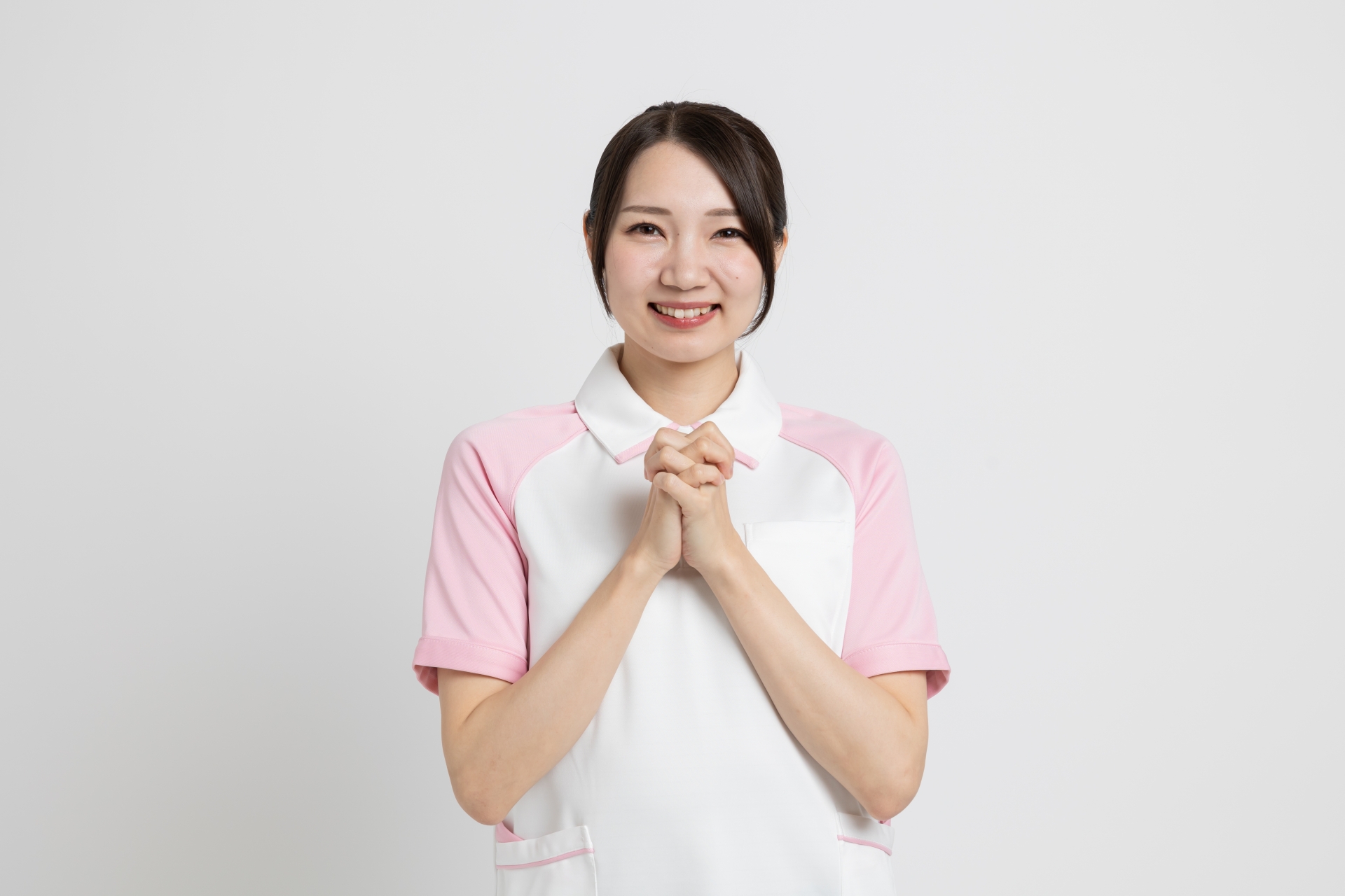 お願いをする介護士