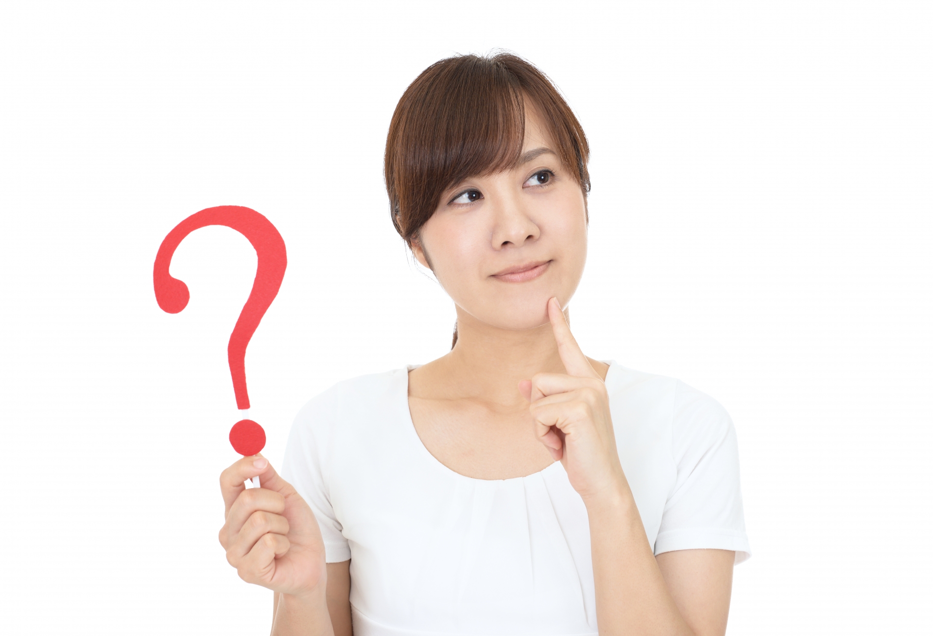 はてなマークを持つ女性