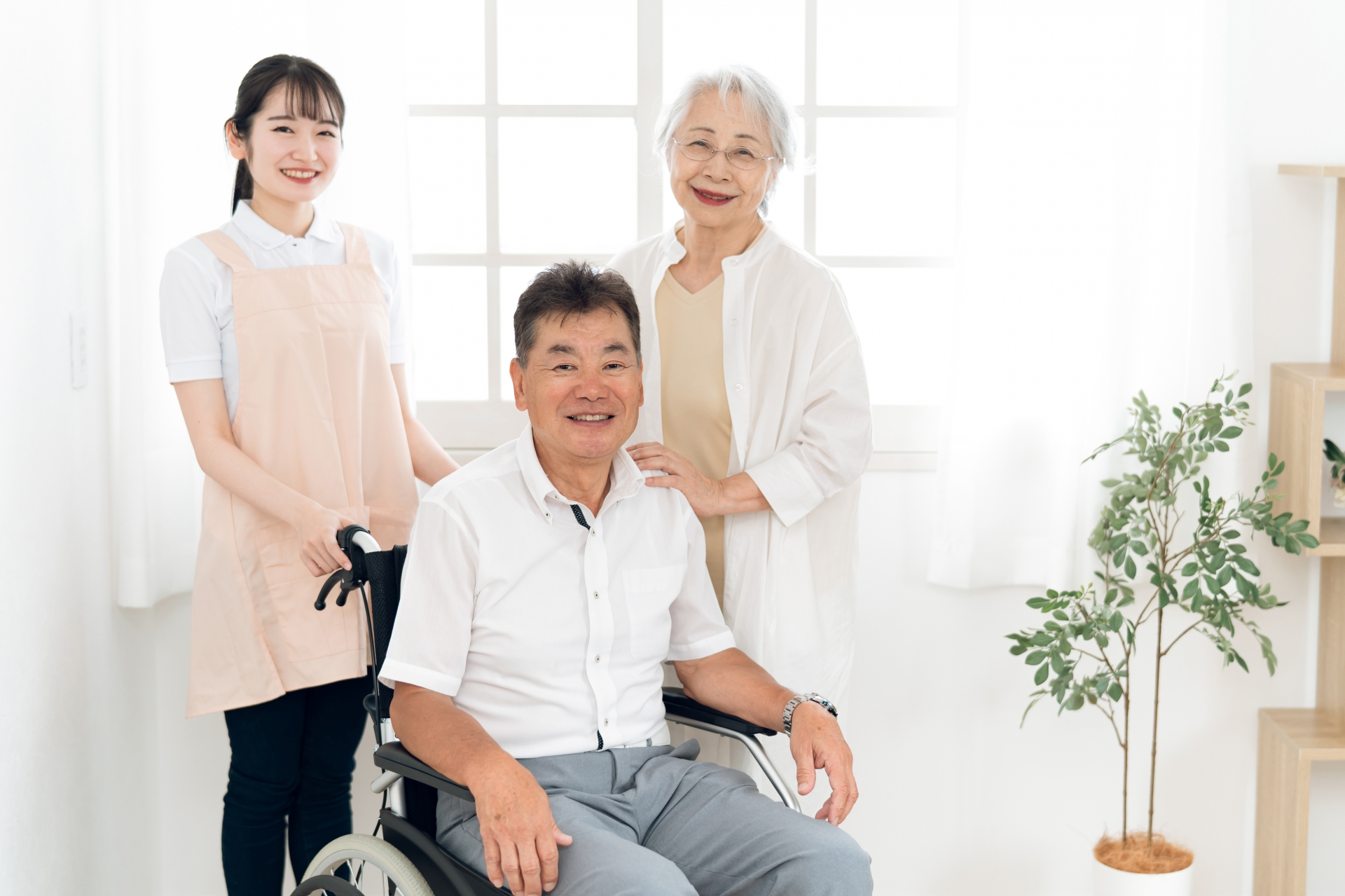 介護士と老夫婦