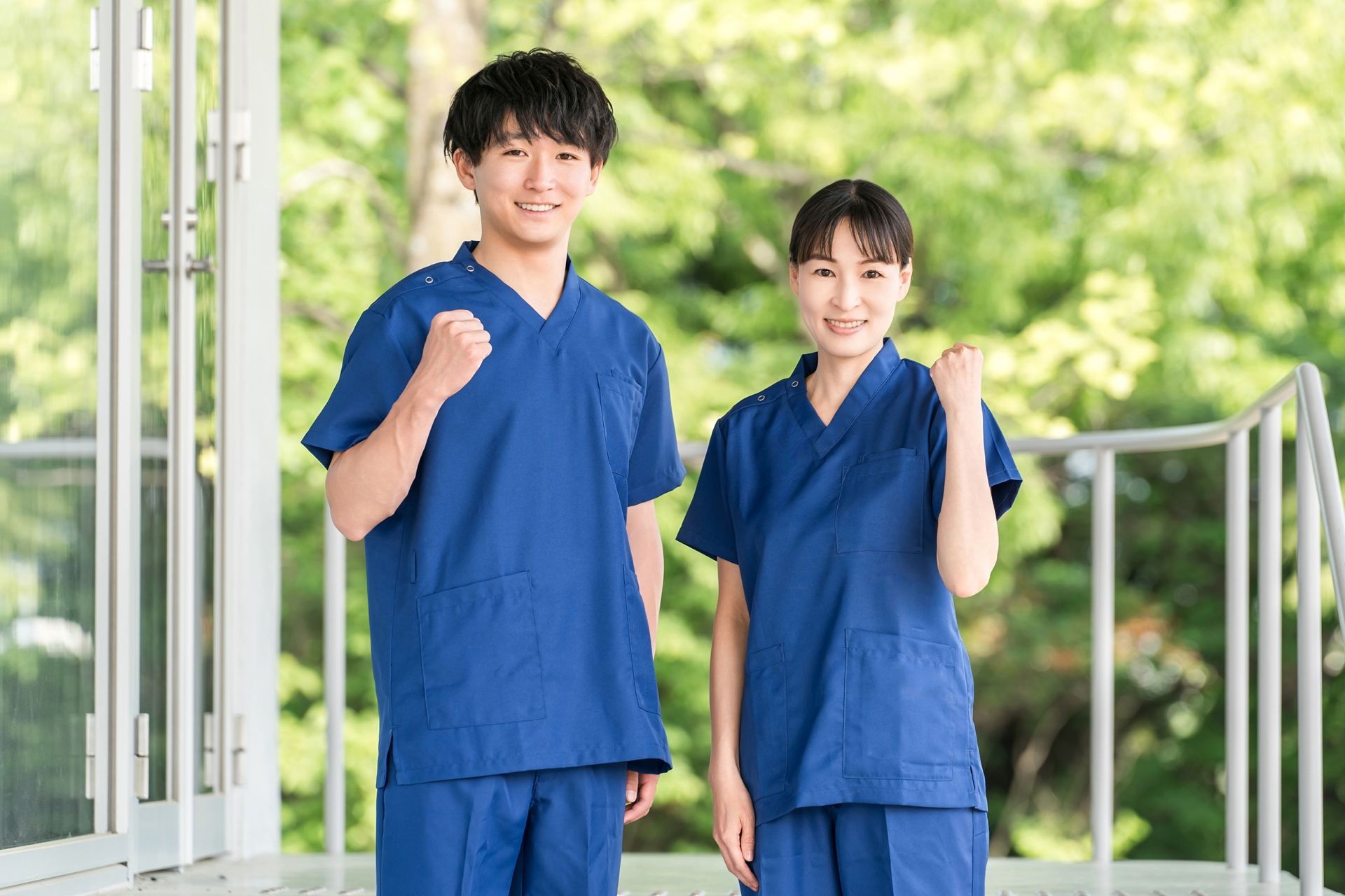 男女介護職員