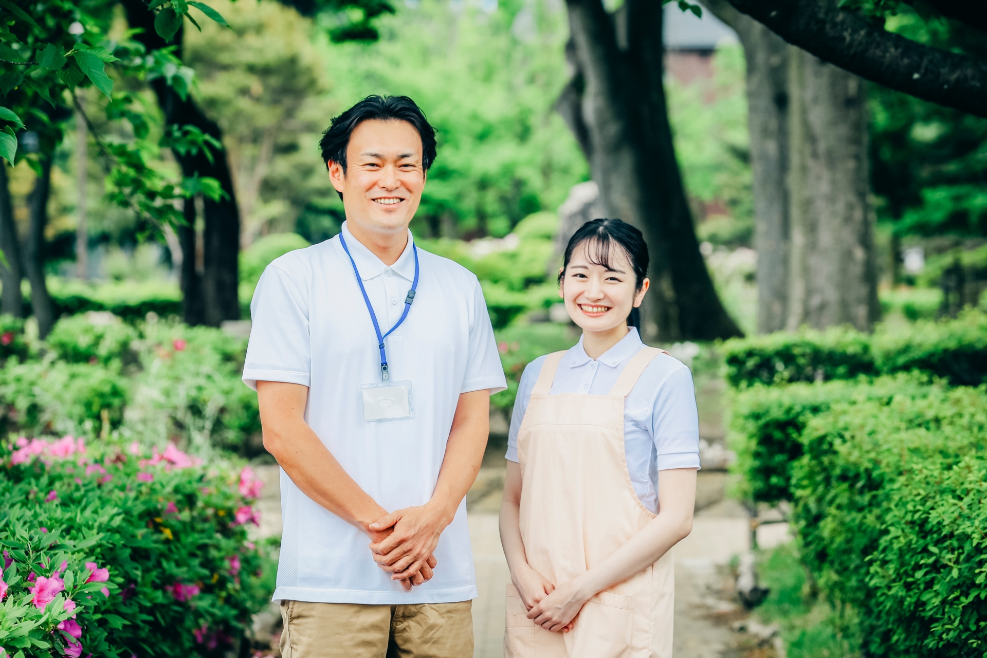福祉系の男女スタッフ