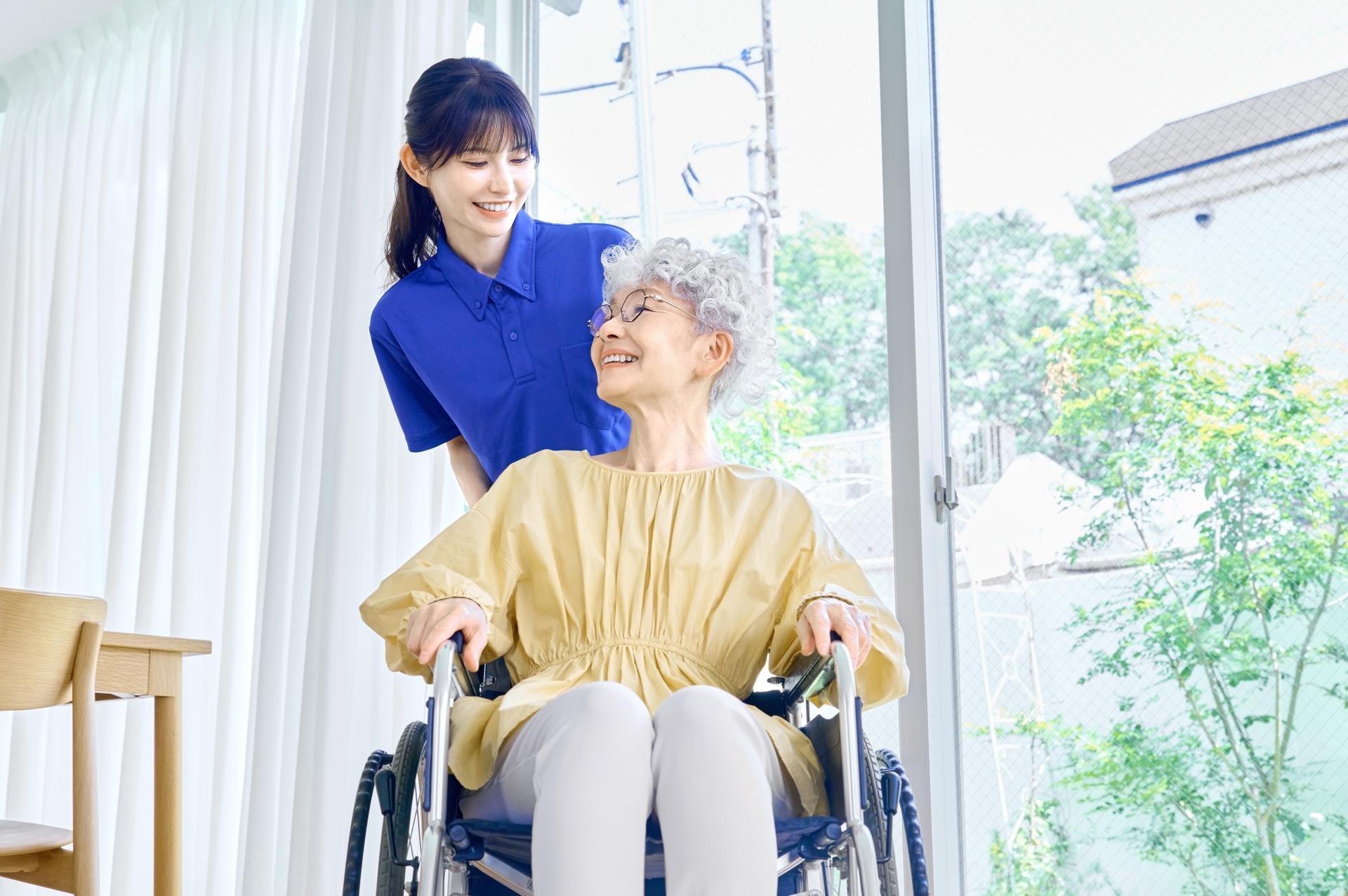 訪問介護 高齢者 女性 ヘルパー