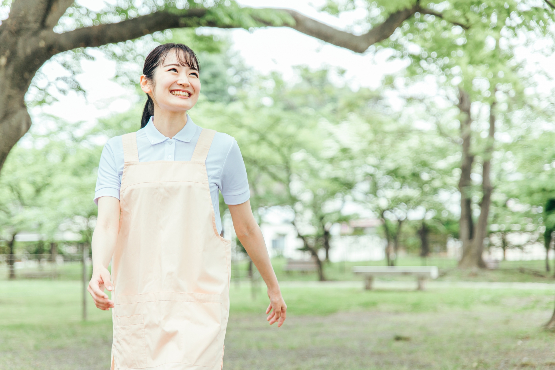 医療・介護・福祉系の女性スタッフ