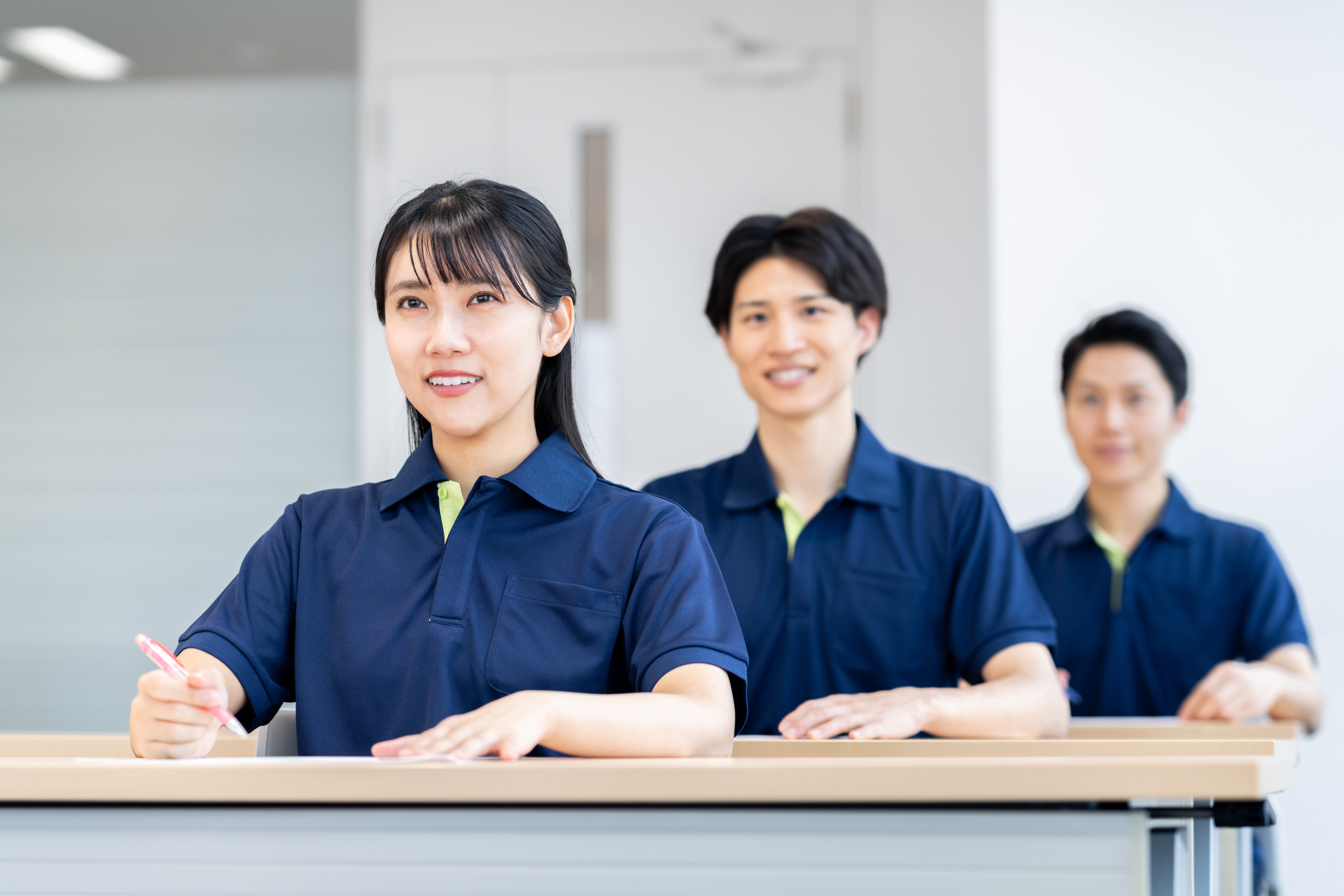 研修を受ける介護士