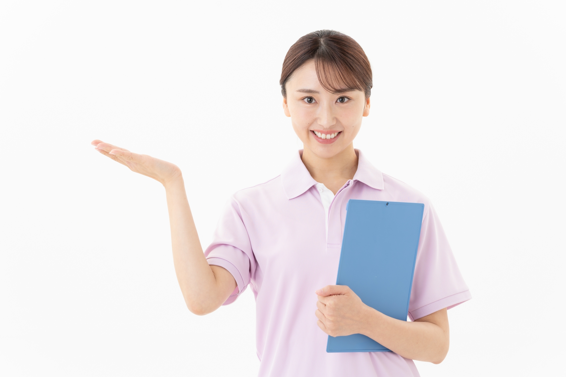 白バックの若い女性の介護士