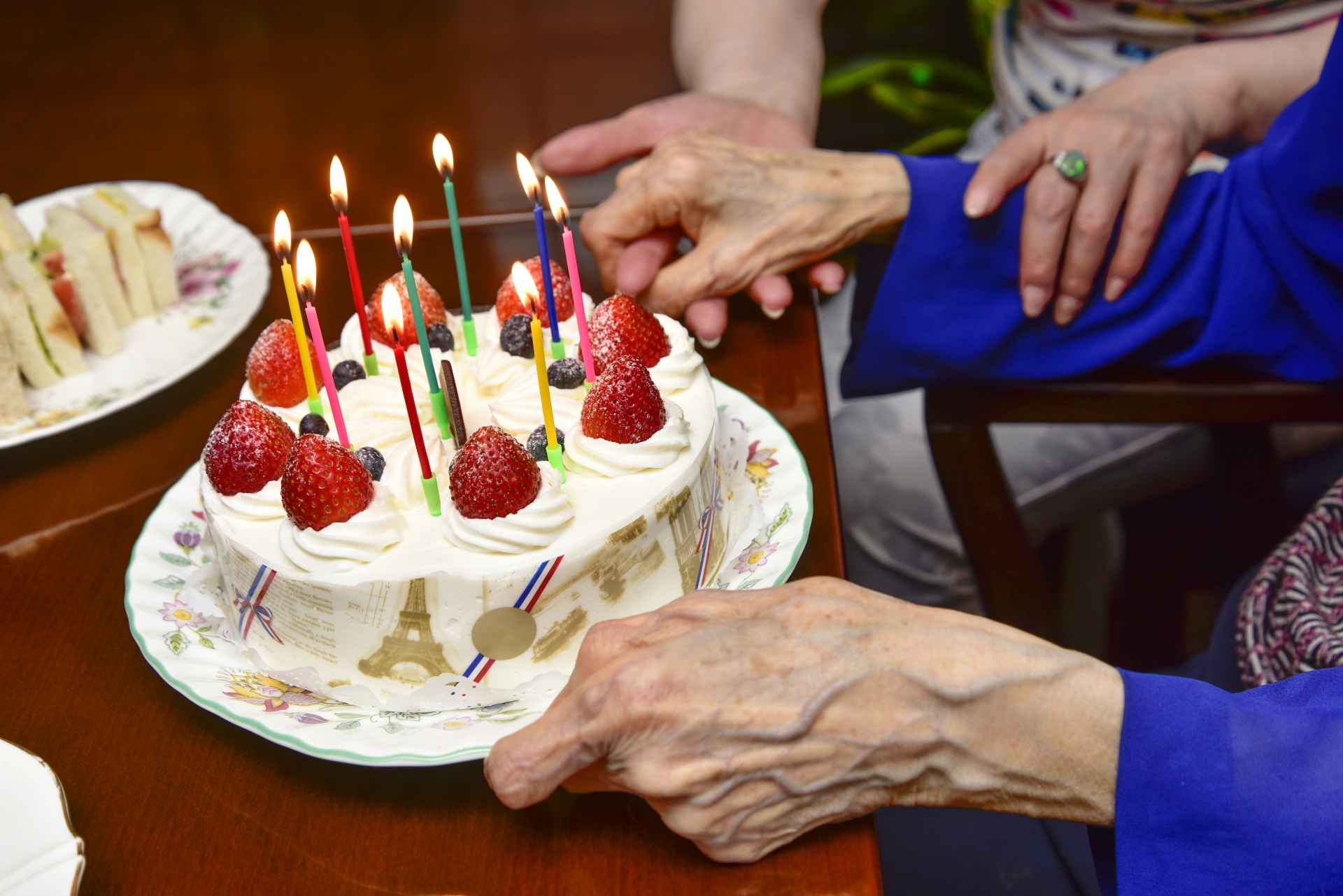 高齢者　誕生日のお祝い